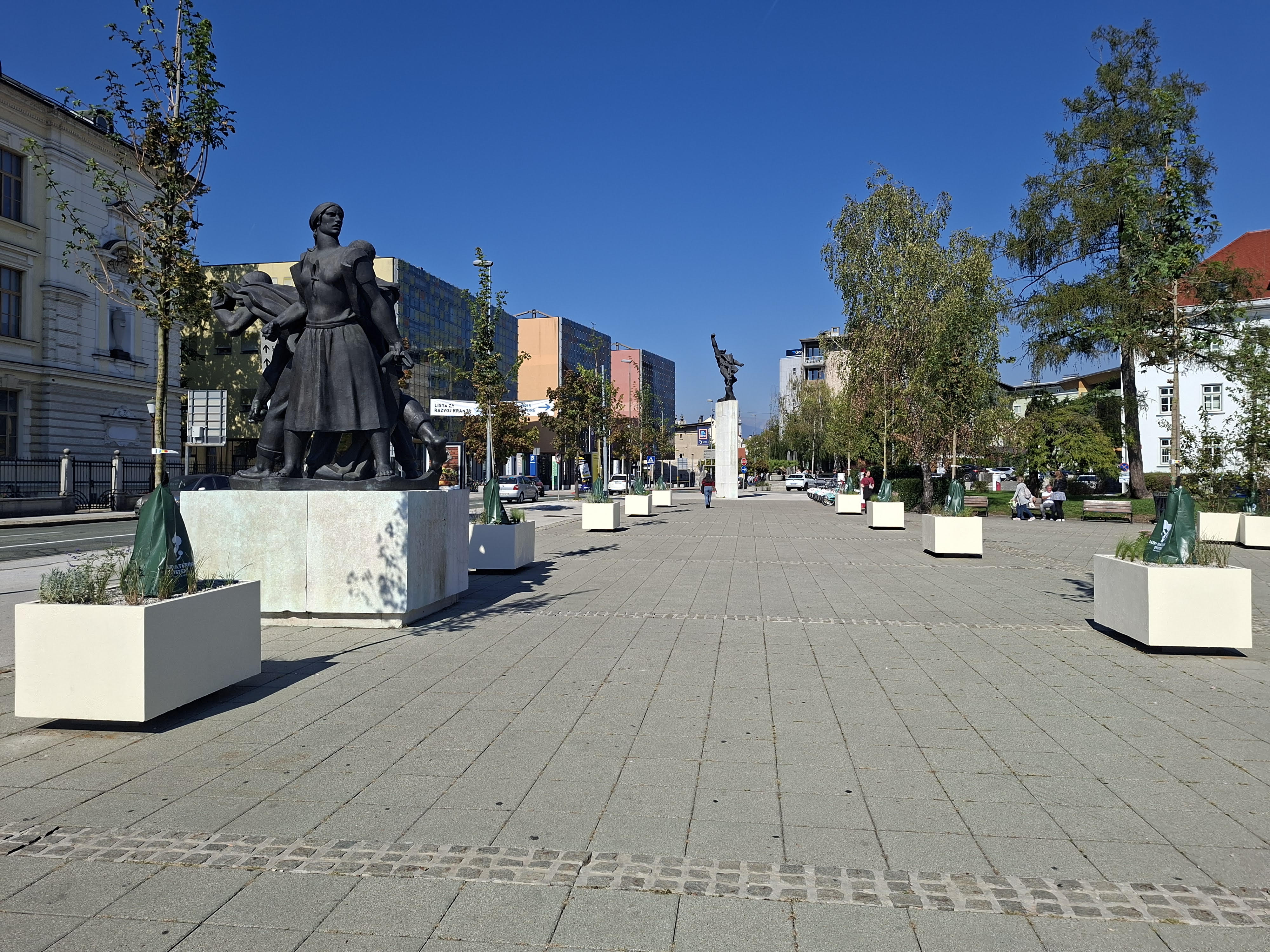 Za take "projekte" je denar, za varnost in še kaj pa....? Poglejte tole "posilstvo"!